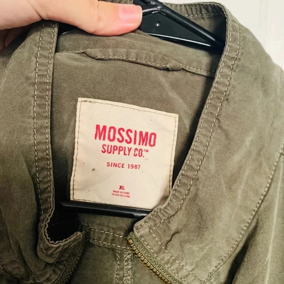 🌟Army Green Bomber Jacket🌟 - Picture 3 of 5